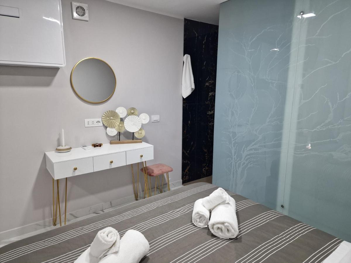 Megaride House Apartment Napoli Bagian luar foto
